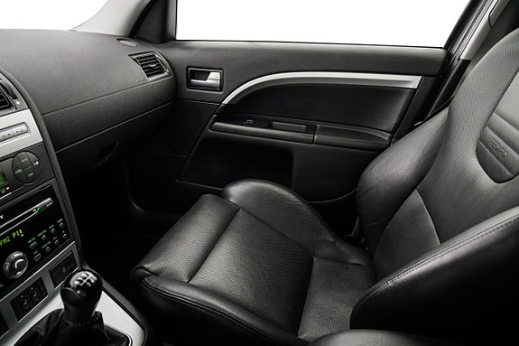 Ford Mondeo 17 of 26