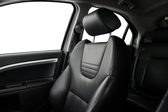 Ford Mondeo 19 of 26