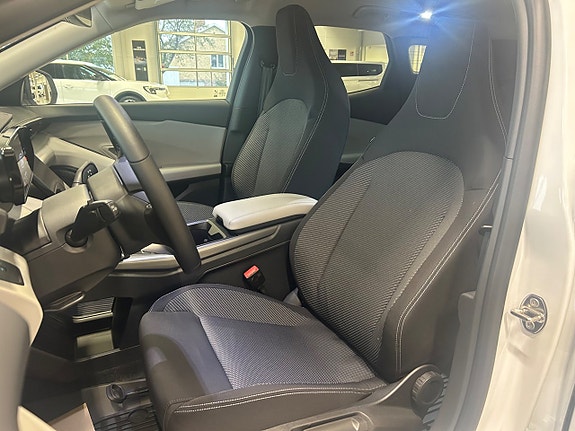 Ford Explorer 10 of 13