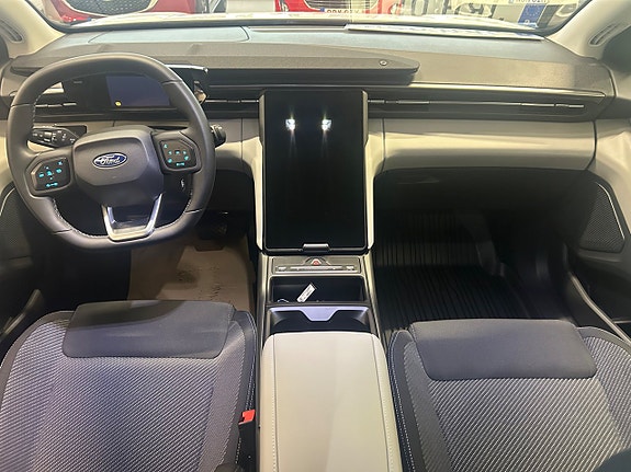 Ford Explorer 12 of 13