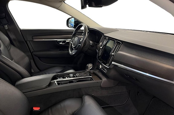 Volvo V90 Cross Country 23 of 28