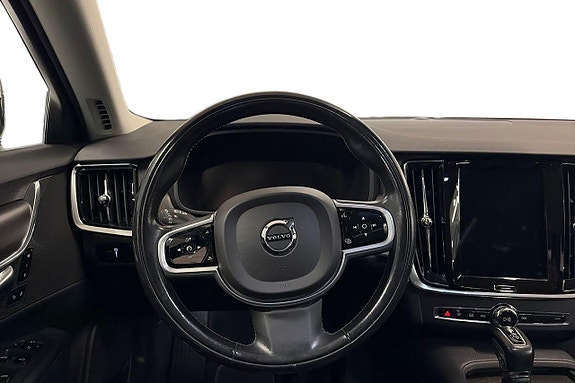 Volvo V90 Cross Country 14 of 28