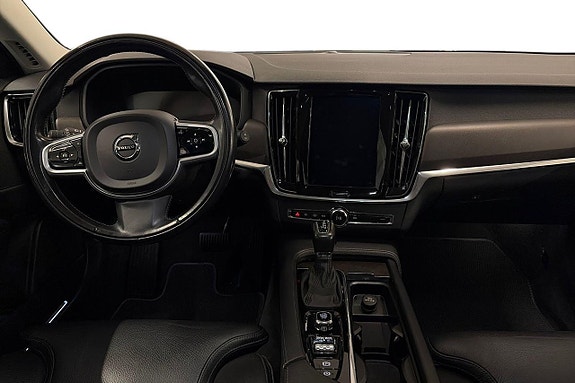Volvo V90 Cross Country 13 of 28