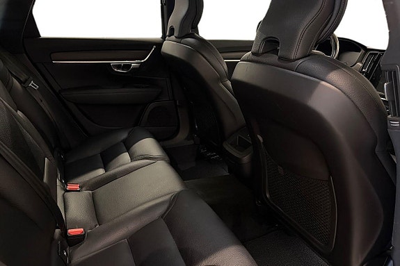 Volvo V90 Cross Country 24 of 28