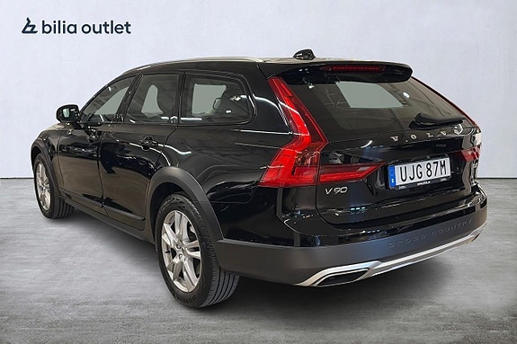 Volvo V90 Cross Country 10 of 28