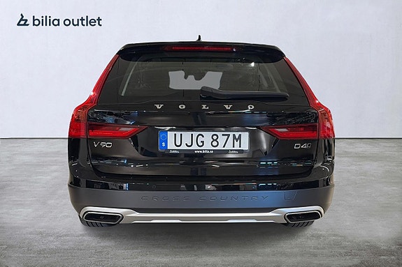 Volvo V90 Cross Country 9 of 28