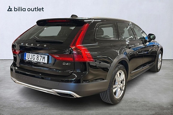 Volvo V90 Cross Country 8 of 28