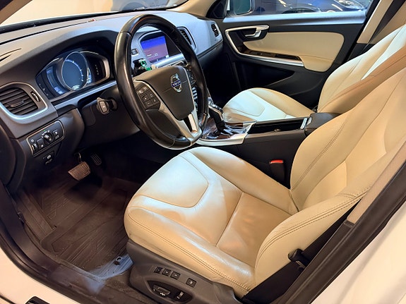 Volvo V60 5 of 26