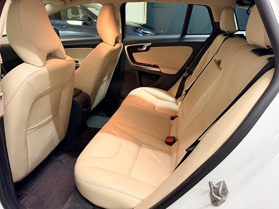 Volvo V60 23 of 26