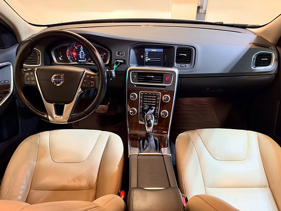 Volvo V60 7 of 26