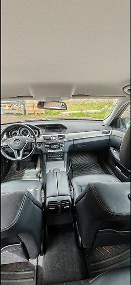 Mercedes-Benz E 250 2 of 4