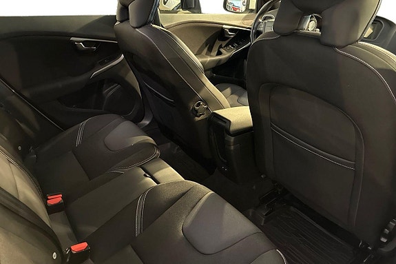 Volvo V40 18 of 20