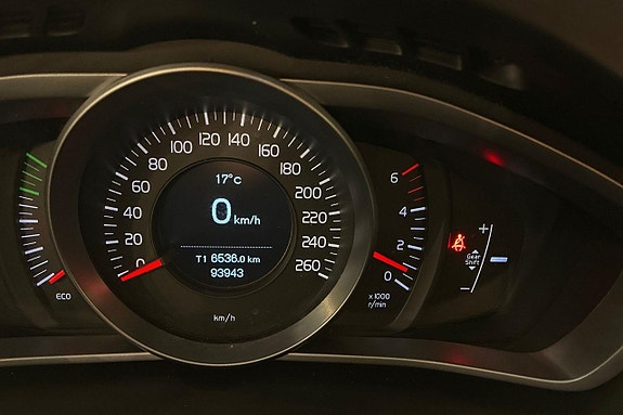 Volvo V40 13 of 20