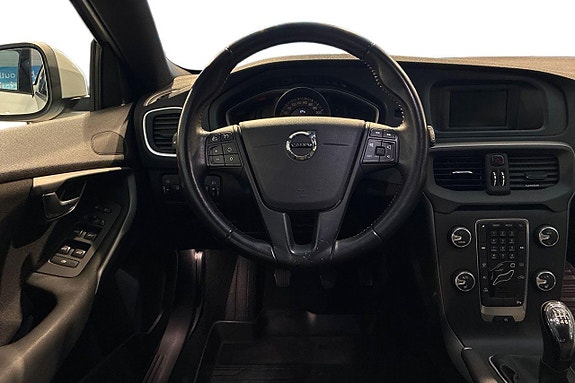 Volvo V40 12 of 20