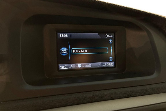 Volvo V40 14 of 20