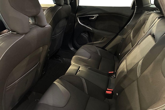 Volvo V40 16 of 20