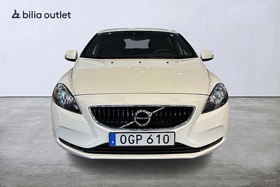 Volvo V40 2 of 20