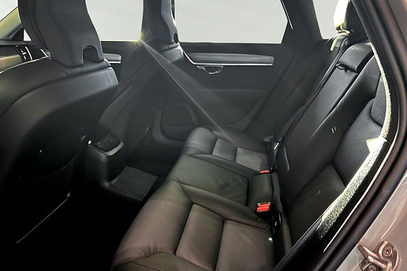 Volvo V90 8 of 30