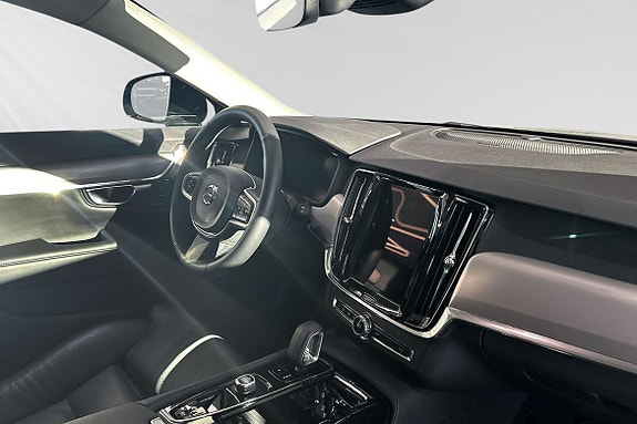 Volvo V90 10 of 30