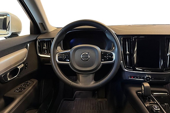 Volvo V90 13 of 28