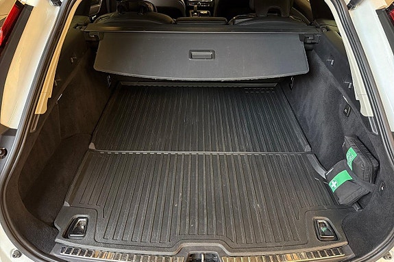 Volvo V90 24 of 28