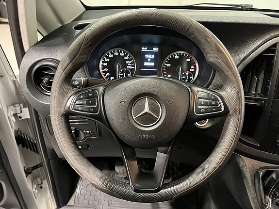 Mercedes-Benz Vito 109 11 of 19