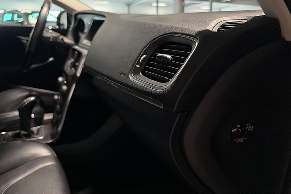 Volvo V40 14 of 18