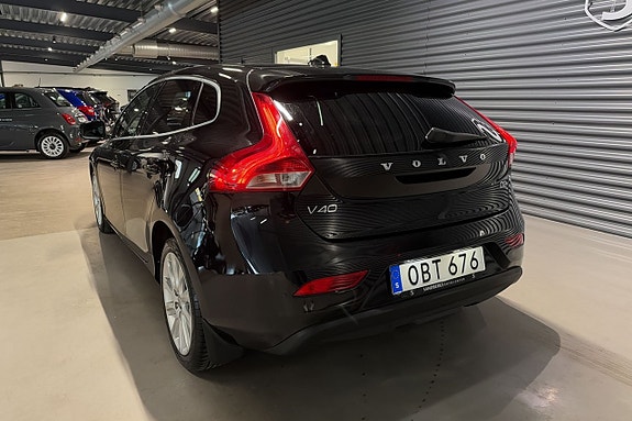 Volvo V40 6 of 18