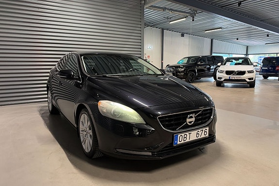 Volvo V40 3 of 18