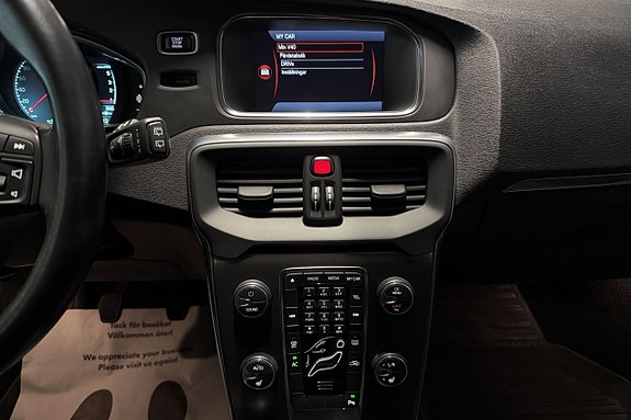 Volvo V40 12 of 18