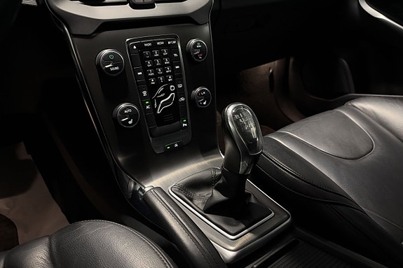 Volvo V40 11 of 18