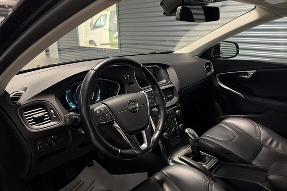 Volvo V40 7 of 18