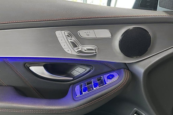 Mercedes-Benz GLC 300 e 18 of 22