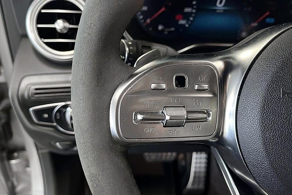Mercedes-Benz GLC 300 e 21 of 22