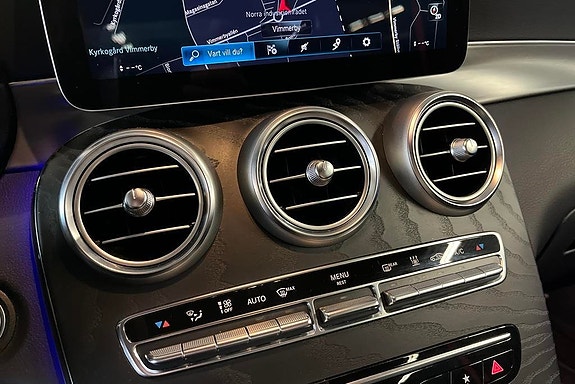 Mercedes-Benz GLC 300 e 13 of 22