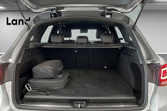 Mercedes-Benz GLC 300 e 14 of 22