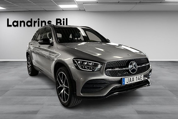 Mercedes-Benz GLC 300 e 3 of 22