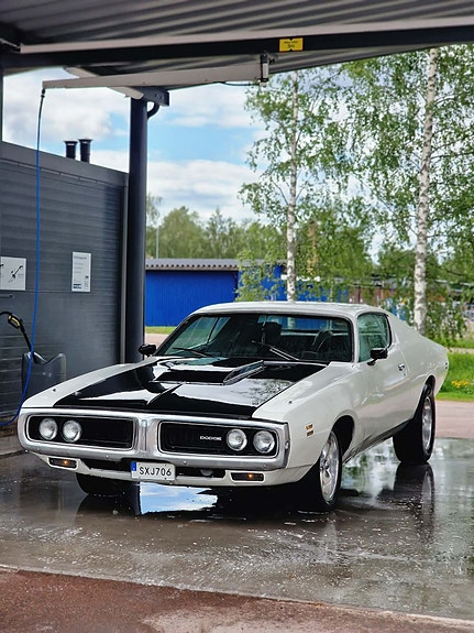 Dodge Charger 2 of 20