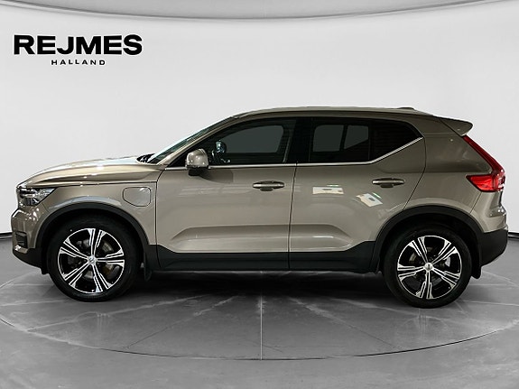 Volvo XC40 3 of 14