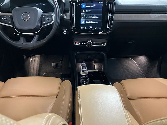 Volvo XC40 12 of 14