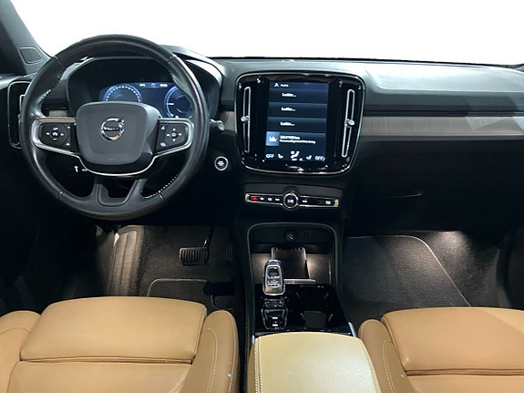 Volvo XC40 5 of 14