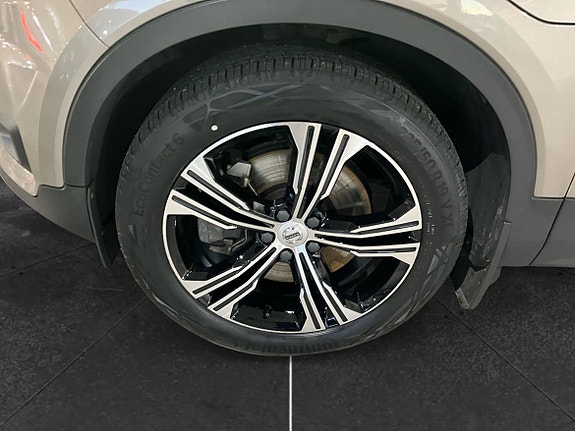 Volvo XC40 9 of 14