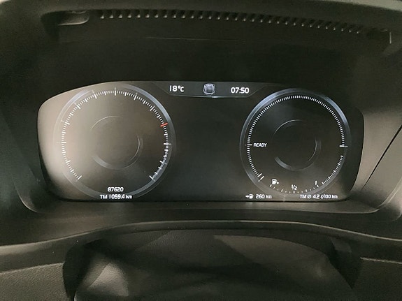 Volvo XC40 11 of 14