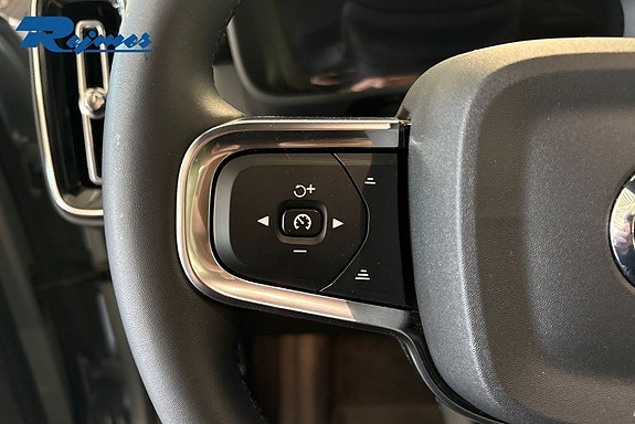 Volvo XC40 10 of 29
