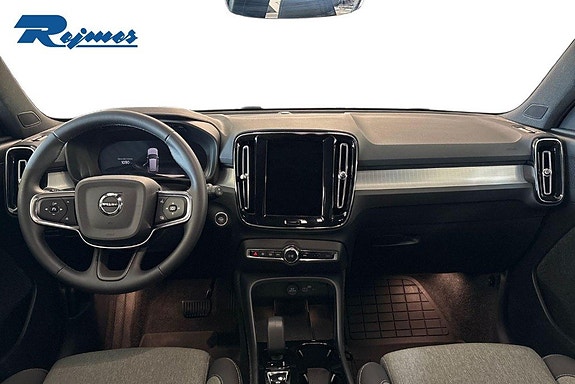 Volvo XC40 18 of 29
