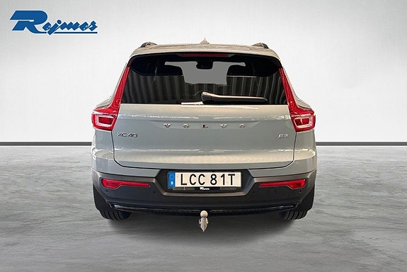 Volvo XC40 26 of 29