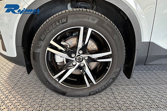 Volvo XC40 29 of 29