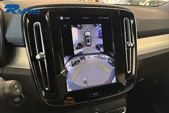 Volvo XC40 13 of 29