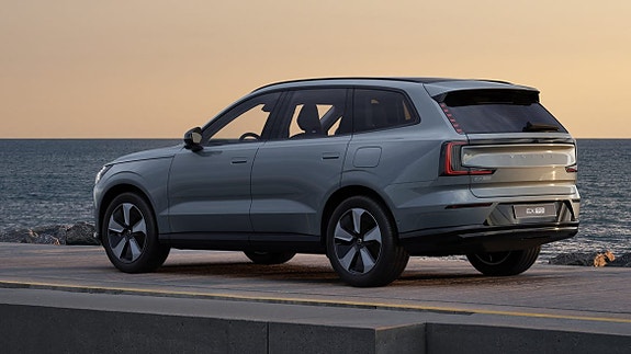 Volvo EX90 6 of 26