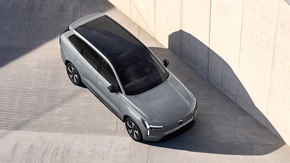 Volvo EX90 7 of 26